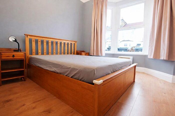 2 Bedroom Flat To Rent In Parkhurst Road, Bowes Park/Bounds Green, N22
