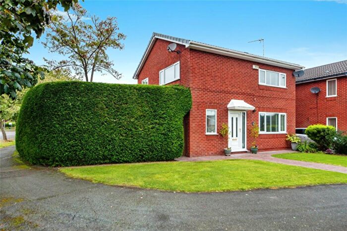 4 Bedroom Detached House For Sale In Weaver Grove, Mickle Trafford, Chester, CH2