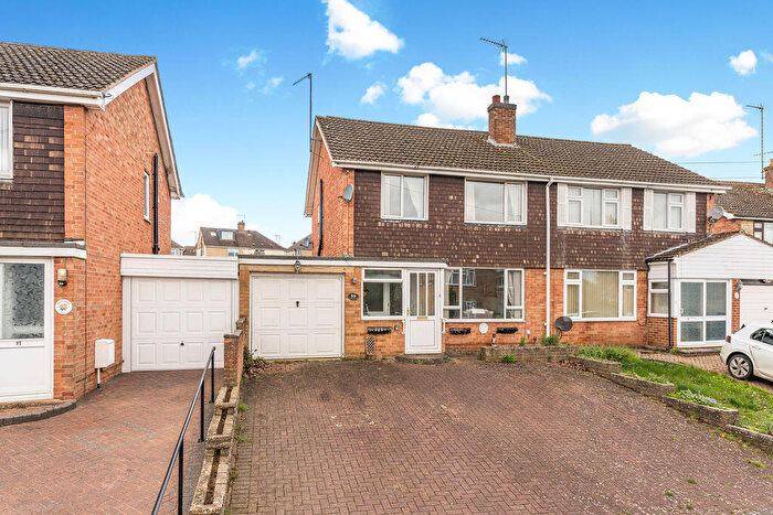 3 Bedroom Semi-Detached House For Sale In Nursery Drive, Banbury, OX16