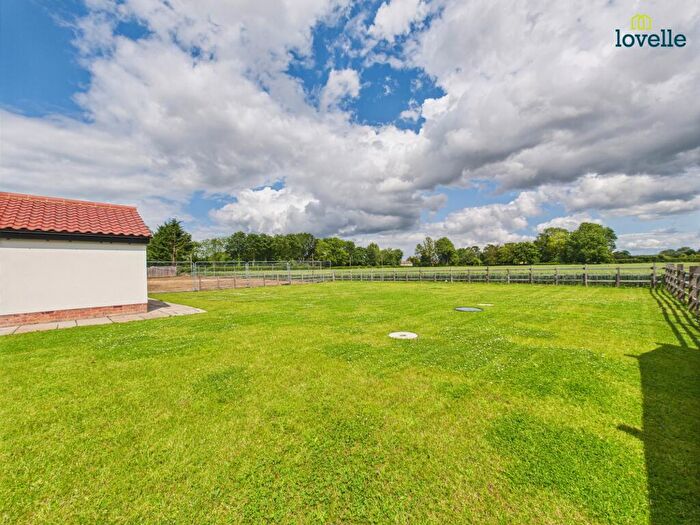 5 Bedroom Detached House For Sale In Thornton Road, North Owersby, LN8