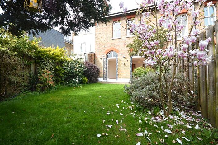 2 Bedroom Flat To Rent In Kew Road, Kew, Richmond, TW9