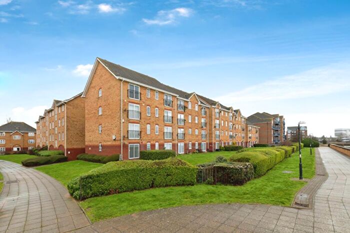2 Bedroom Flat For Sale In Coal Court, Grays, Essex, RM17