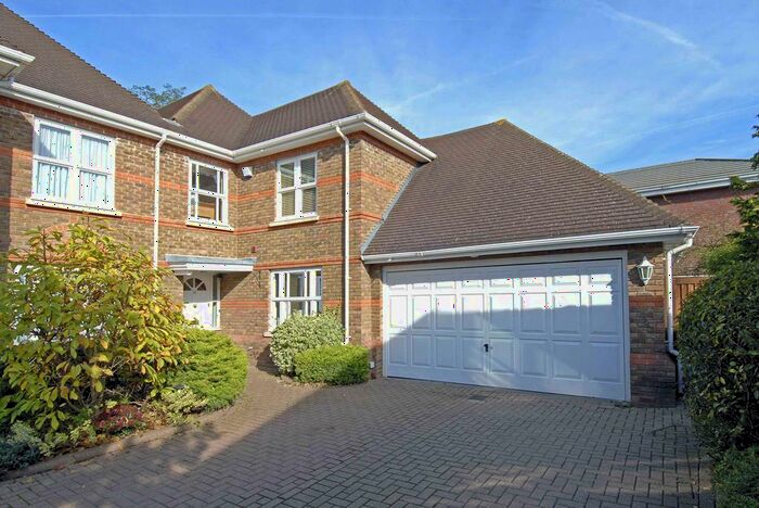 4 Bedroom Semi-Detached House To Rent In Esher, KT10