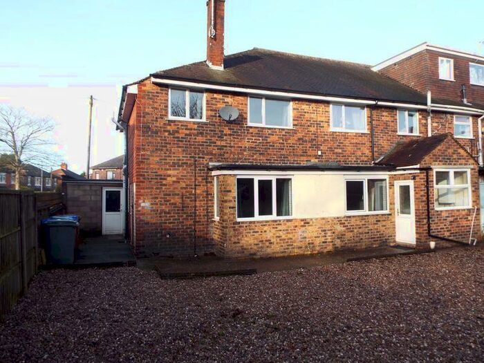 3 Bedroom Town House To Rent In Wilson Road, Stoke-On-Trent, ST4