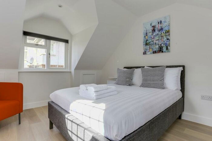 1 Bedroom Apartment To Rent In Finchley Road, Golders Green, NW11