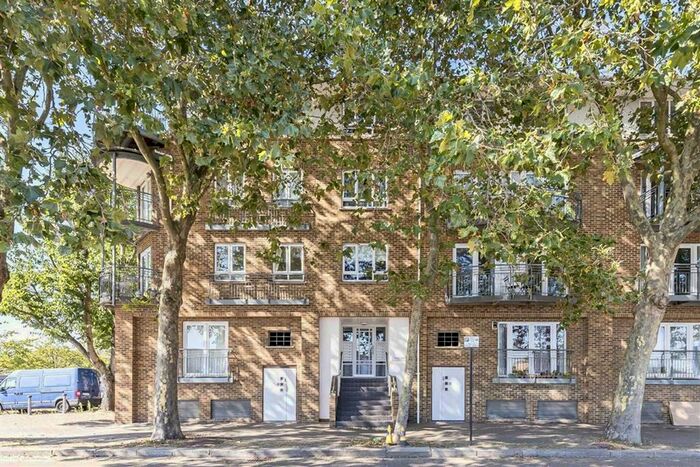 2 Bedroom Flat To Rent In Rope Street, London, SE16
