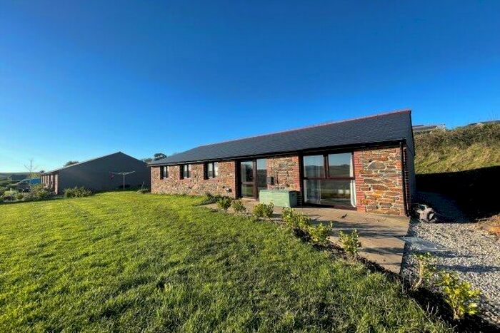 3 Bedroom Bungalow To Rent In New Portreath Road, Redruth, TR16