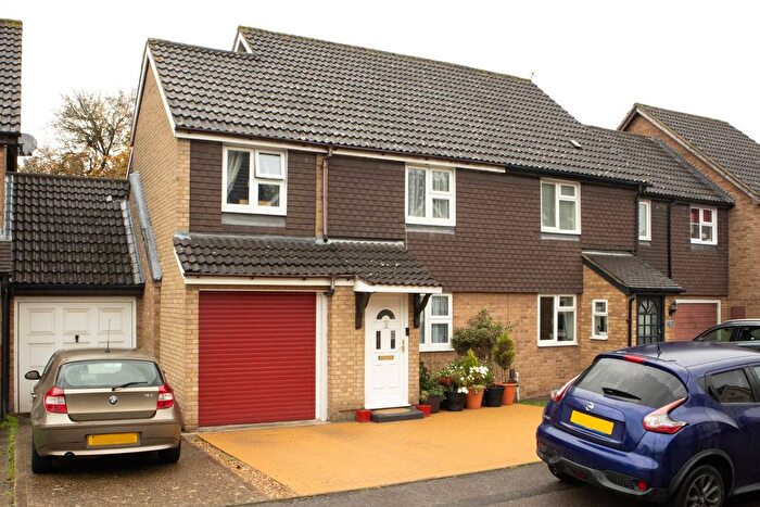 4 Bedroom Semi-Detached House For Sale In Campion Close, Watford, Hertfordshire, WD25