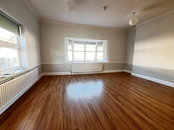 2 Bedroom Flat To Rent In Blatchington Road, Hove, East Sussex, BN3