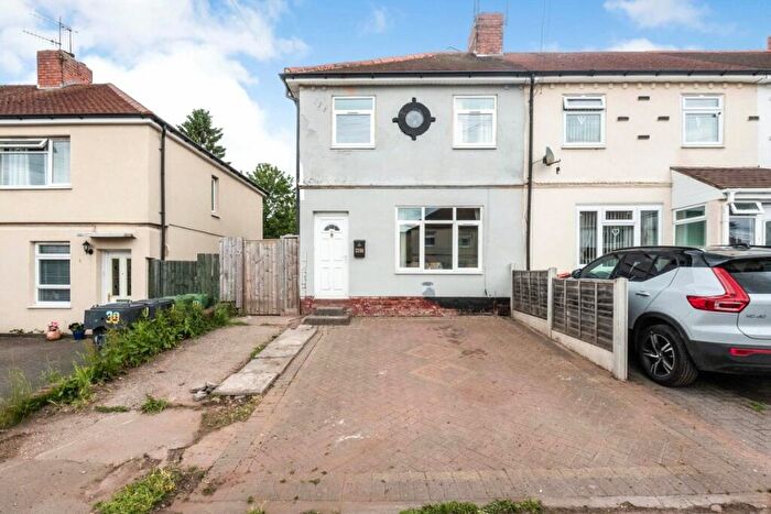 4 Bedroom End Of Terrace House For Sale In Cobnall Road, Catshill, Bromsgrove, Worcestershire, B61