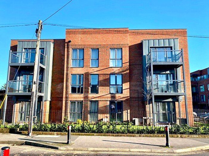 2 Bedroom Flat To Rent In Canada Court, Toynbee Road, Eastleigh, Hampshire, SO50