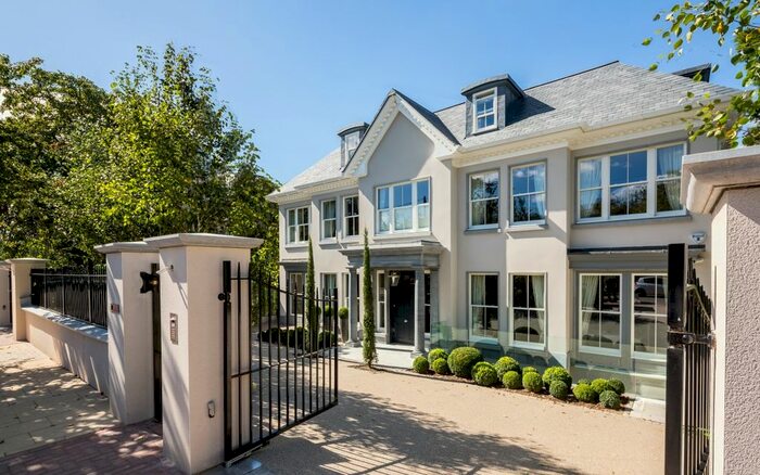 7 Bedroom Detached House To Rent In Roehampton Gate, London, SW15