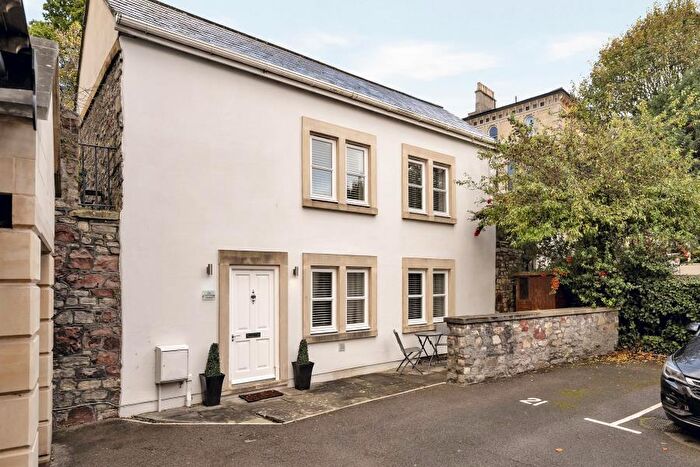 2 Bedroom Apartment To Rent In Parklands - Tyndalls Park, BS8