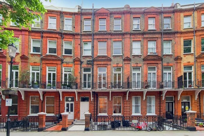 3 Bedroom Flat To Rent In Philbeach Gardens, Earls Court, London, SW5