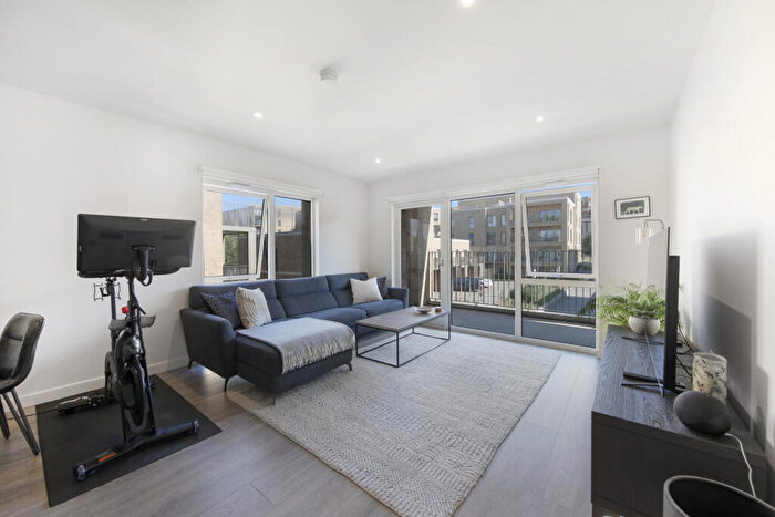 2 Bedroom Apartment To Rent In Bittacy Hill, Mill Hill East, NW7