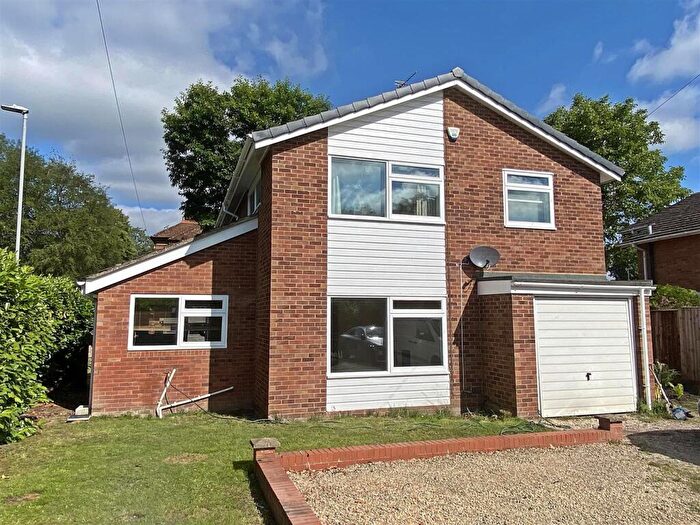 4 Bedroom Detached House To Rent In Wendover Road, Bourne End, SL8