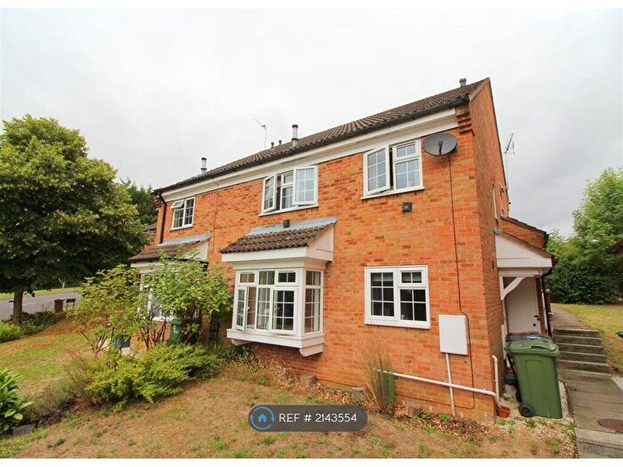 2 Bedroom End Of Terrace House To Rent In Ashdales, St. Albans, AL1
