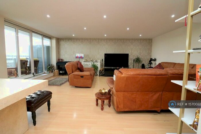 3 Bedroom Flat To Rent In Wards Wharf Approach, London, E16