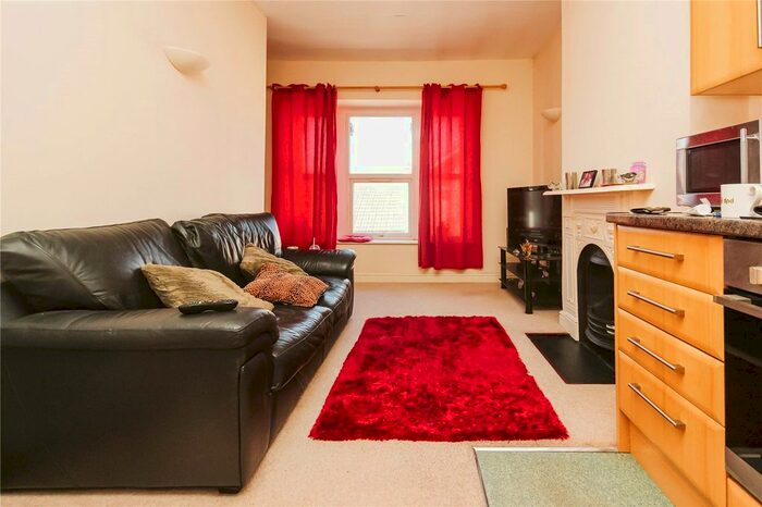 1 Bedroom Flat To Rent In Regent Street, Kingswood, Bristol, BS15