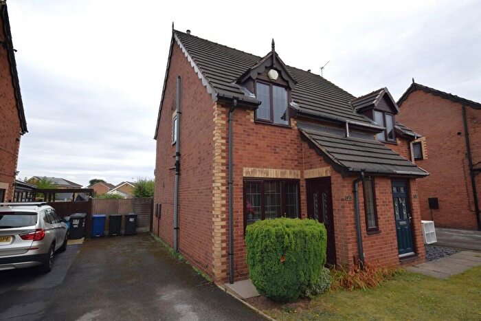 2 Bedroom Town House To Rent In Far Field Close, Edenthorpe, DN3