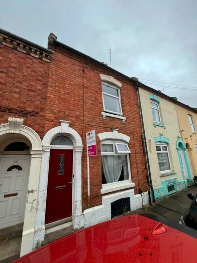 3 Bedroom Terraced House To Rent In Shakespeare Road, Northampton, NN1