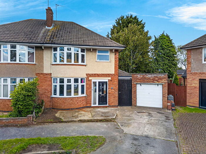 3 Bedroom Semi Detached House For Sale In Gotch Close, Barton Seagrave, Kettering, NN15
