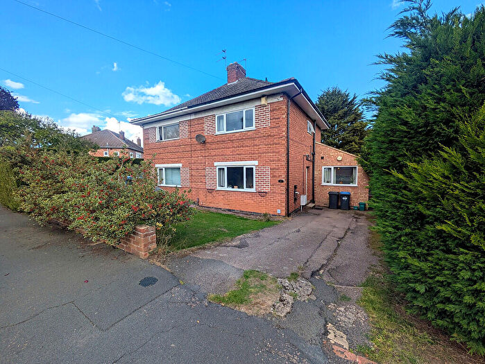 3 Bedroom Semi Detached House For Sale In Wentworth Road, Rugby, CV22