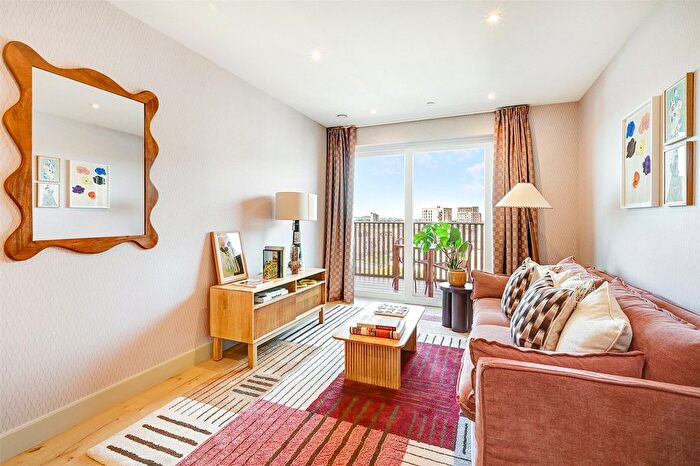 1 Bedroom Flat To Rent In The Draper, Caversham Rd, NW9