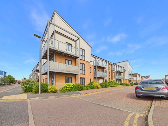 2 Bedroom Flat For Sale In Fairlane Drive, South Ockendon, Essex, RM15