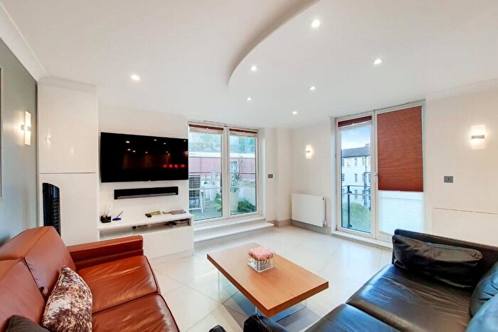 2 Bedroom Penthouse To Rent In Palgrave Gardens, London, NW1
