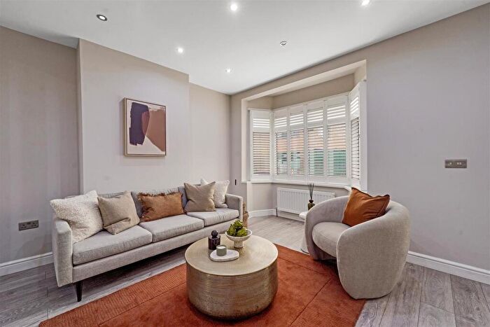 3 Bedroom Terraced House For Sale In Shipman Road, Custom House, E16