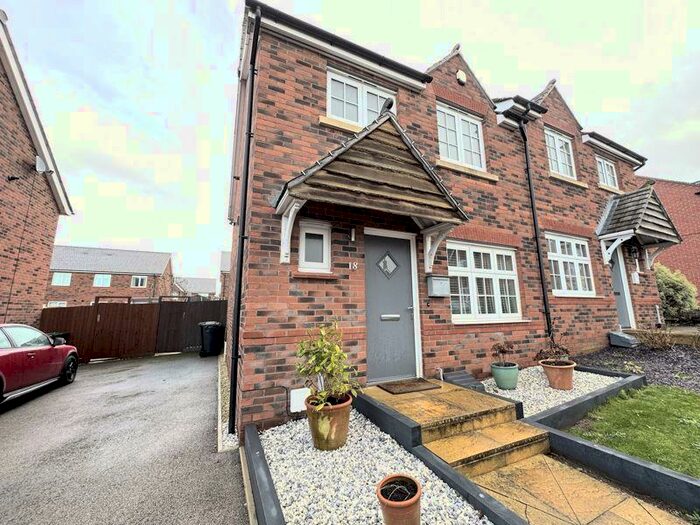 3 Bedroom Semi-Detached House To Rent In Ashford Way, Swadlincote, DE11