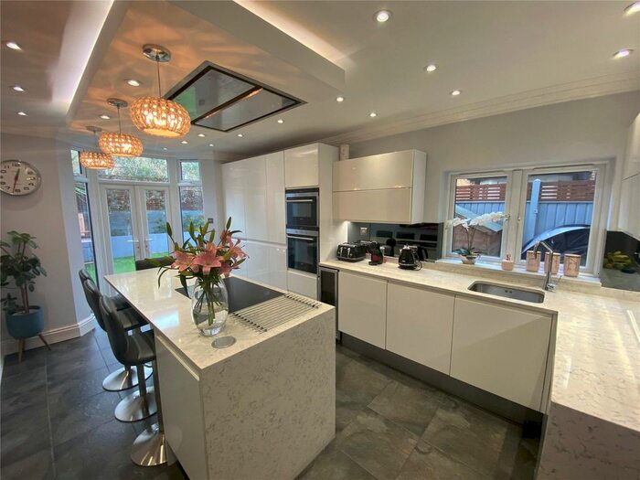 3 Bedroom Terraced House To Rent In Warwick Road, London, N11