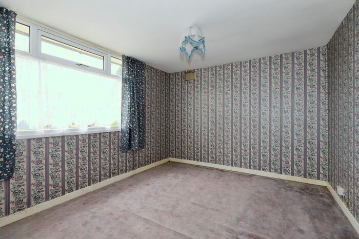 2 Bedroom Bungalow For Sale In Wood Lane, Wolverhampton, West Midlands, WV10