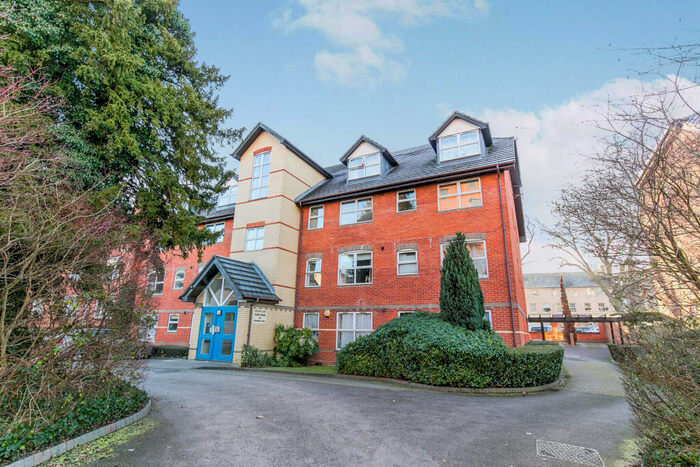 2 Bedroom Apartment To Rent In Muirfield Close, Reading, RG1