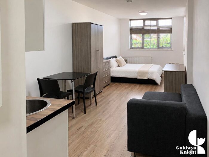 1 Bedroom Flat To Rent In Burnside Road, Dagenham, RM8