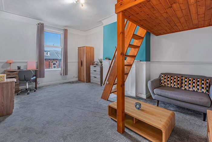 1 Bedroom Flat To Rent In Hyde Park Road, Leeds, LS6