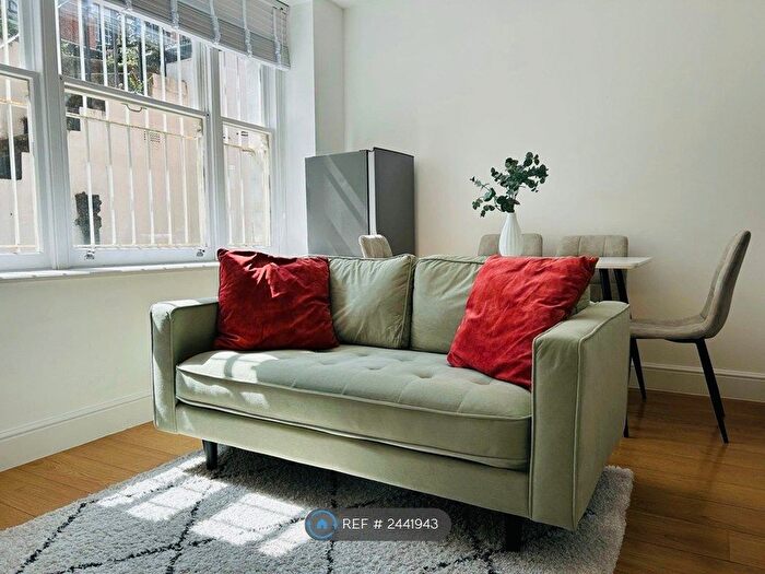 2 Bedroom Flat To Rent In London, London, W14