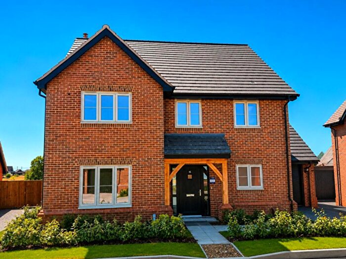 4 Bedroom Detached House For Sale In Shepherds Ridge, Mortimer Common, Reading, Berkshire, RG7