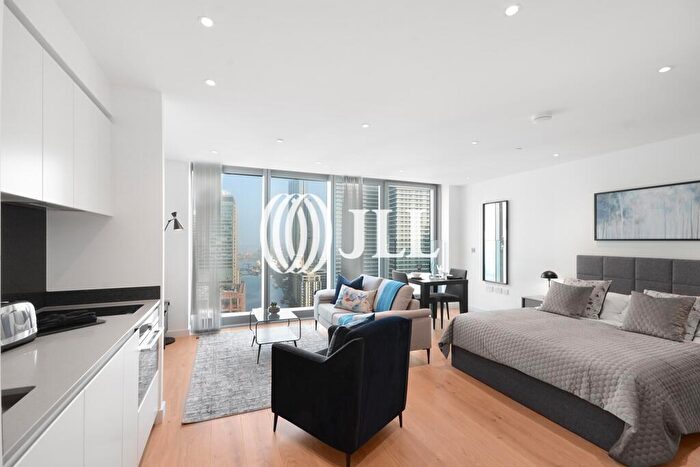 Flat To Rent In Landmark Pinnacle, Marsh Wall, E14