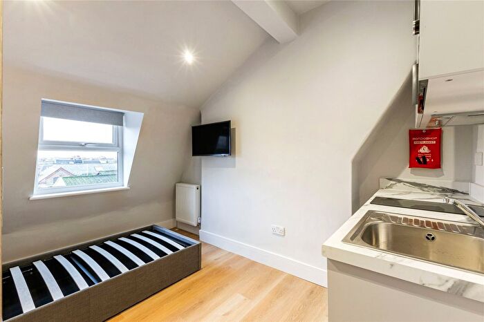 1 Bedroom Flat To Rent In Uxbridge Road, London, W12