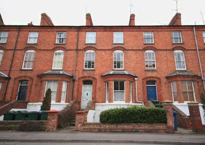 1 Bedroom Flat To Rent In Marlborough Road, Banbury, Oxon, OX16