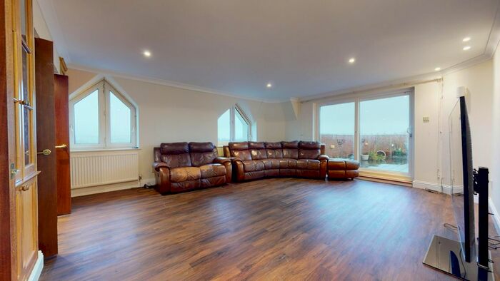 4 Bedroom Flat To Rent In Tivoli Crescent, Brighton, BN1
