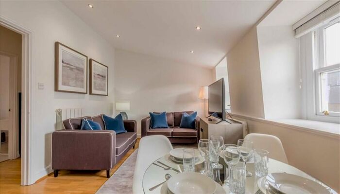 2 Bedroom Flat To Rent In Nottingham Place, Marylebone, London, W1U