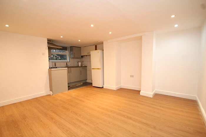 1 Bedroom Studio To Rent In Trafford Grove, Harehills, Leeds, LS9