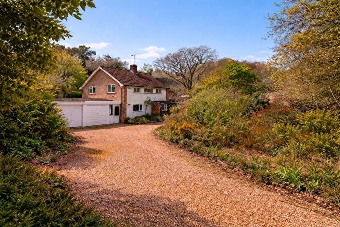 3 Bedroom Detached House For Sale In Bassett, Southampton, SO16