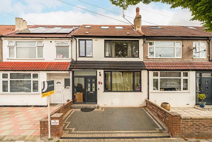 4 Bedroom Property For Sale In Fieldend Road, Streatham, SW16