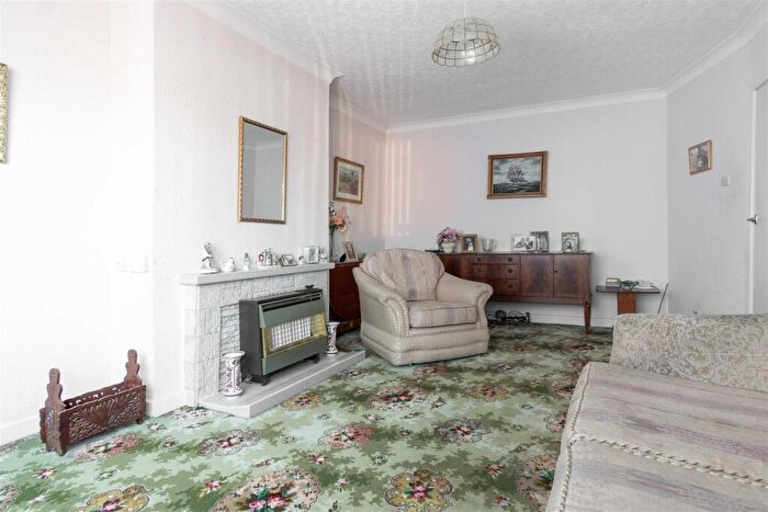 2 Bedroom Semi-Detached Bungalow For Sale In Beech Close, Leeds, LS25