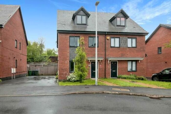 4 Bedroom Property To Rent In Argyll Way, Smethwick, B66