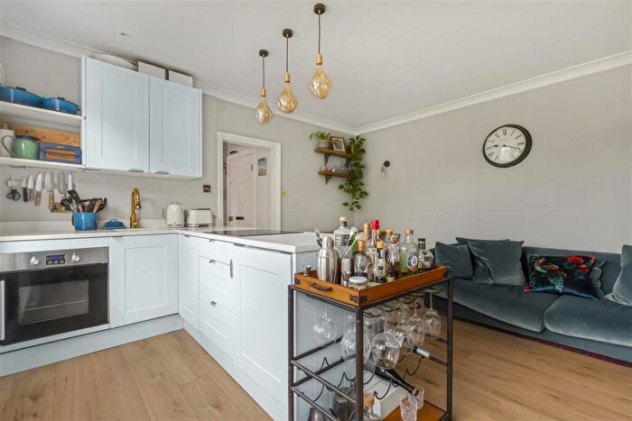 1 Bedroom Flat For Sale In Bedford Hill, SW12